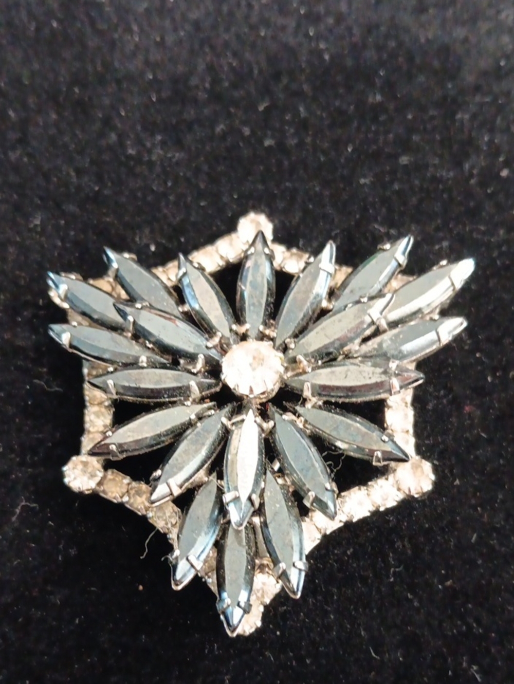 Vintage-Inspired MCM Judy Lee Women's Silver and Clear Crystal Flower Brooch